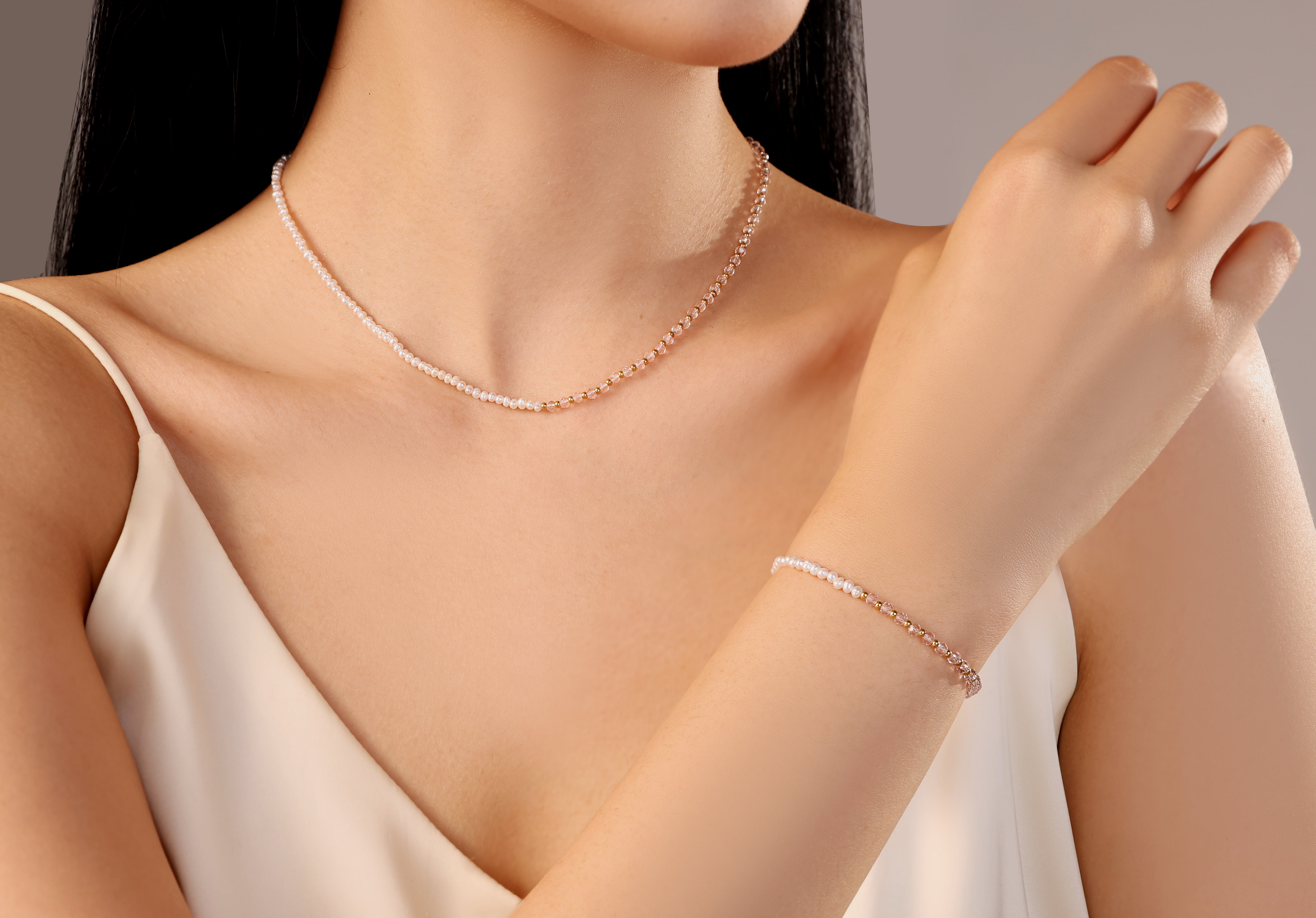 necklace with white freshwater pearls and pink gold stainless steel beads