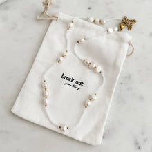 Load image into Gallery viewer, White Pearl Necklace
