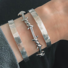 Load image into Gallery viewer, Stainless Steel Barbed Wire Bangle Bracelet
