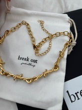 Load image into Gallery viewer, Gold Barbed Wire Necklace
