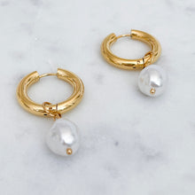 Load image into Gallery viewer, Chunky Pearl Hoops
