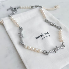 Load image into Gallery viewer, Pearl &amp; Barbed Necklace
