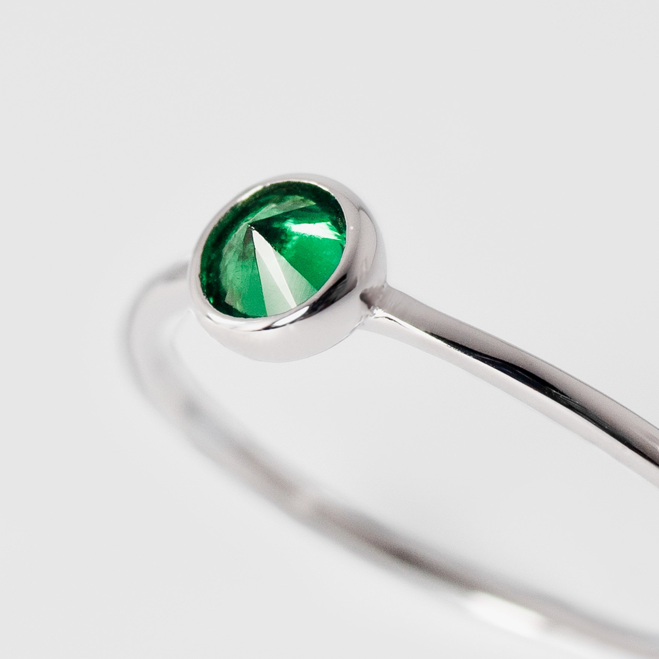 emerald ring | womens jewellery | waterproof jewellery | trending jewellery | jewellery under £40 | jewellery for gifts | gold jewellery | silver jewellery | stainless steel jewellery
