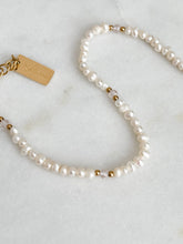 Load image into Gallery viewer, Pearl &amp; Bead Bracelet
