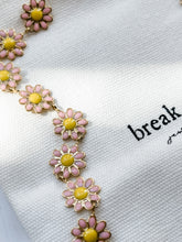 Load image into Gallery viewer, Pink Daisy Chain Necklace
