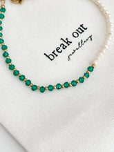 Load image into Gallery viewer, Green Pearl &amp; Bead Necklace
