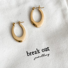 Load image into Gallery viewer, Gold Oval Earrings
